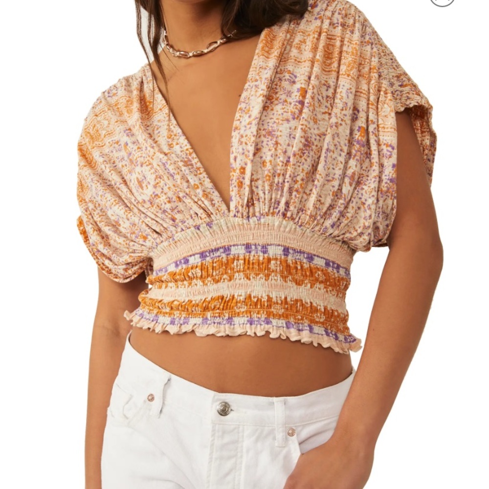 Smocked Elastic V-Neck Blouse
FREE PEOPLE